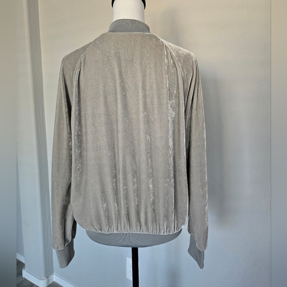 Daya By Zendaya Velour Velvet Silver Gray Track Jacket Zip Up Long Sleeve Sz XS - Picture 6 of 16